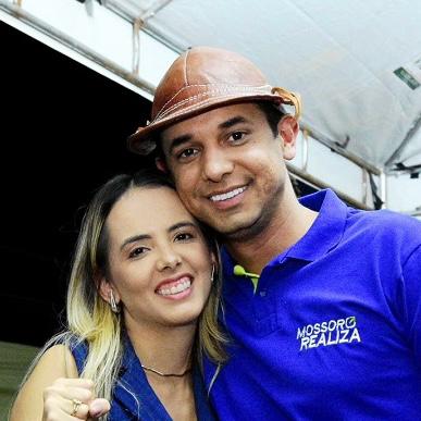 Cinthia responde ataque de Álvaro