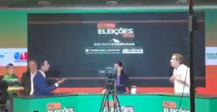 ALYSSON VOLTA TUMULTUAR DEBATE, ATACA FÁTIMA QUE NÃO ESTAVA PRESENTE E CADU DEFENDE GOVERNADORA