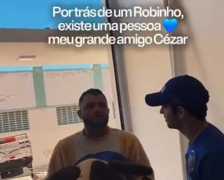 “Robinho” emociona ao revelar como Robson Carvalho mudou sua história