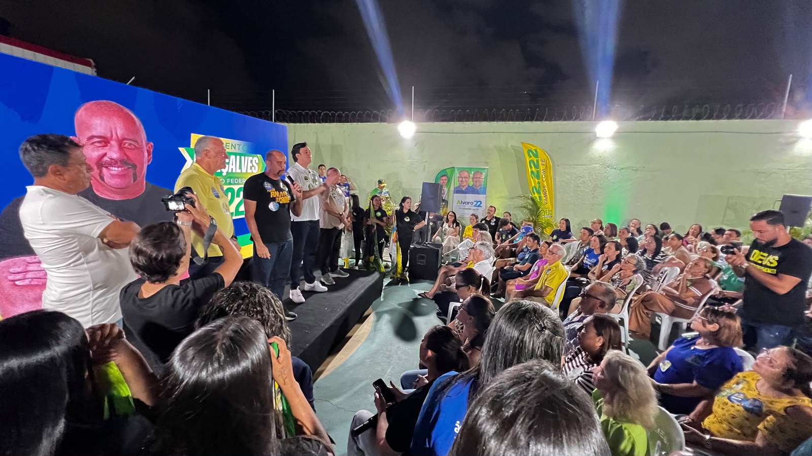 Encontro dos amigos do vereador Tony Henrique reúne grande multidão nas Quintas