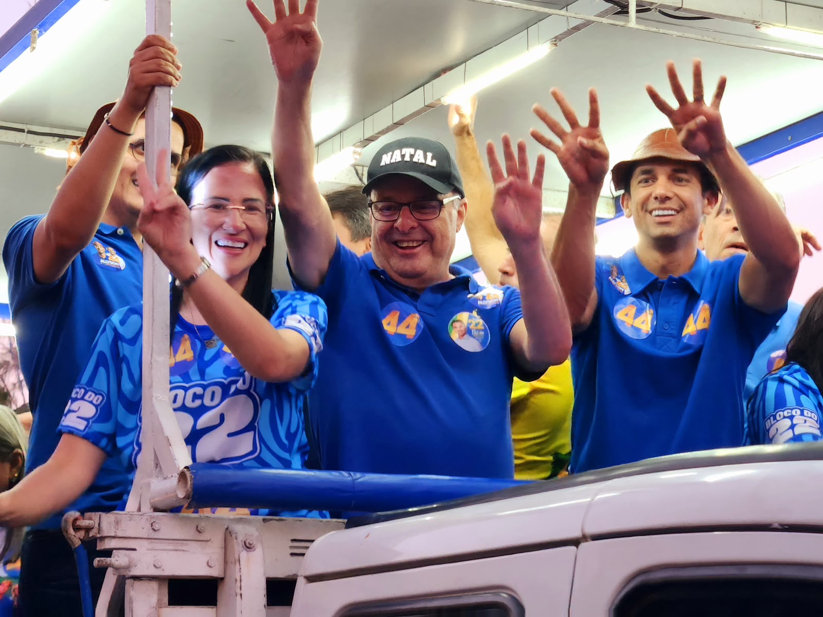 Paulinho Freire reforça apoio a Allyson durante Caravana do Azulão na Zona Norte de Natal
