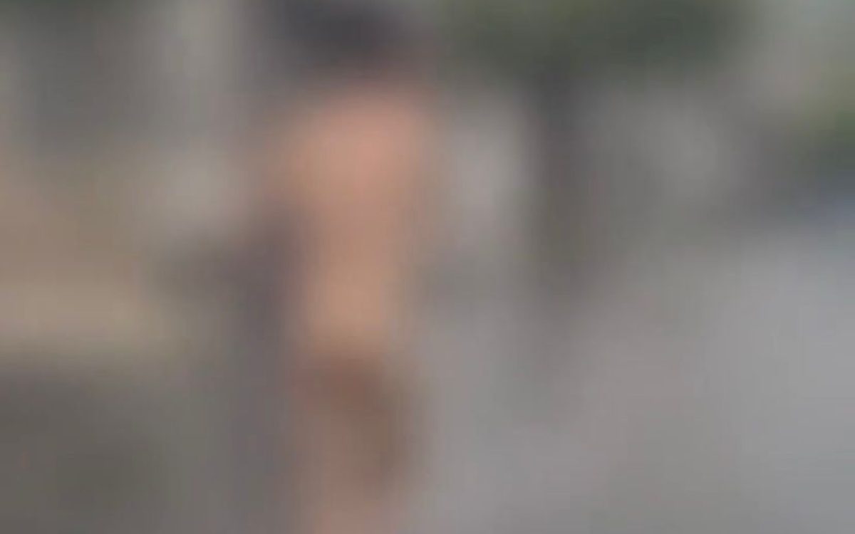 Jovem é flagrado correndo sem roupas pelas ruas no RN