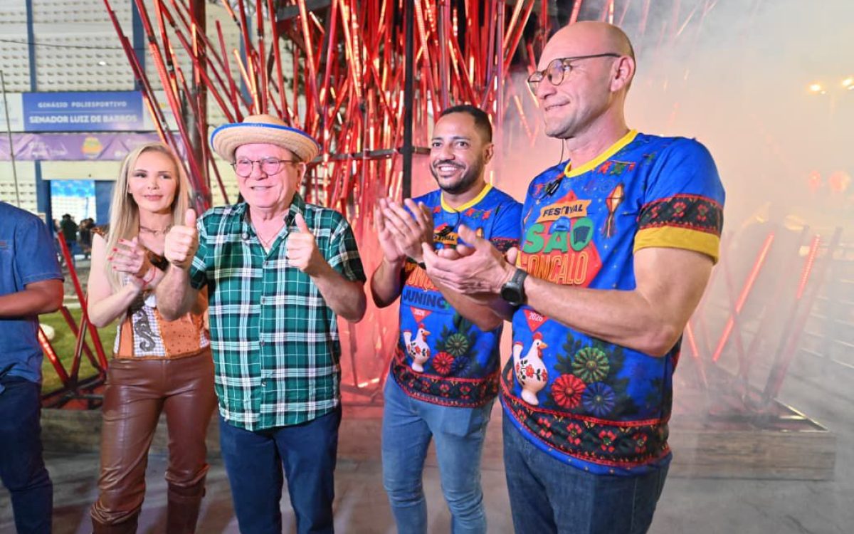 Primeira noite do festival de quadrilhas de São Gonçalo tem apresentação de grupos juninos tradicionais, fogueira eletrônica e Forró na Praça