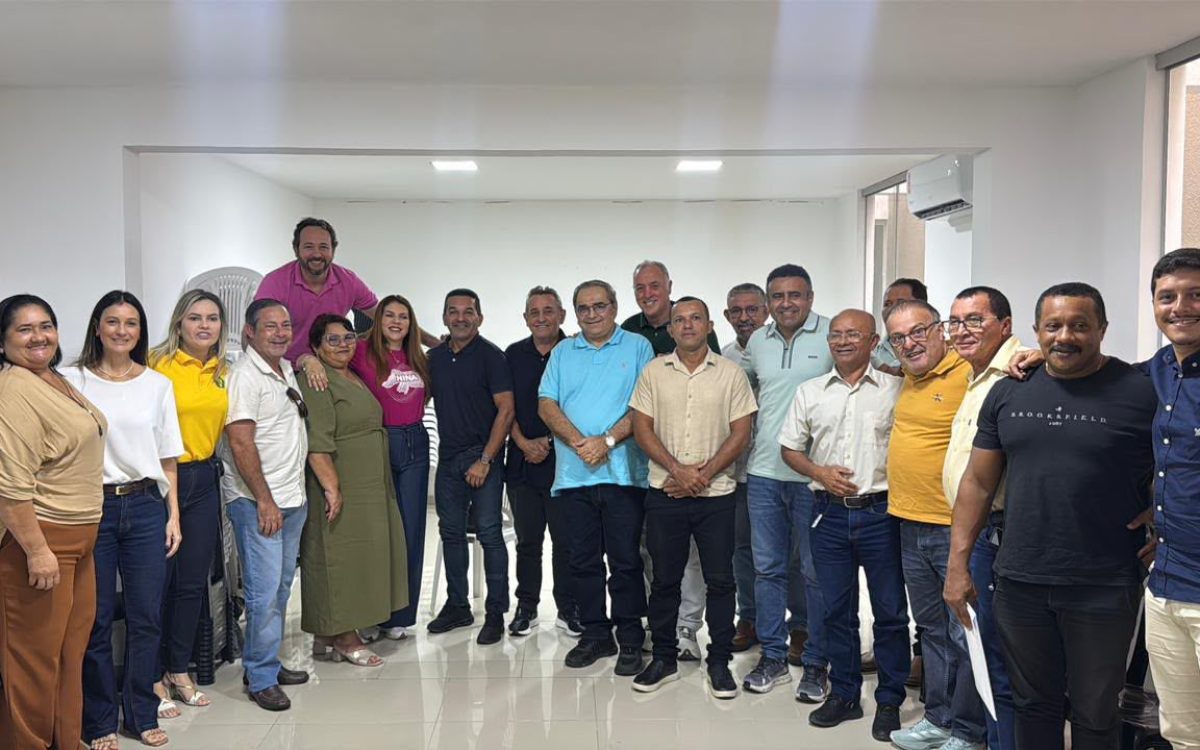 Nina Souza recebe apoio do Prefeito, do Vice-Prefeito e da maioria dos Vereadores de Senador Georgino Avelino