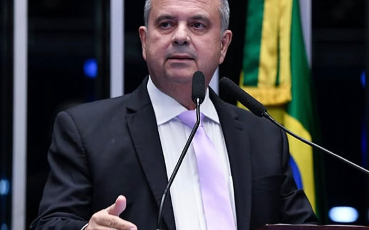 Campanha de Flávio diz que decisão de Moraes é “interferência no jogo politico”