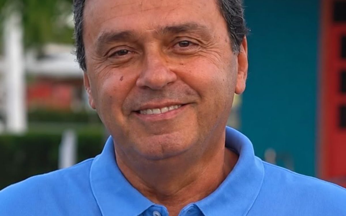 Carlos Eduardo abre mão de pré-candidatura para coordenar campanha de Allyson Bezerra em Natal