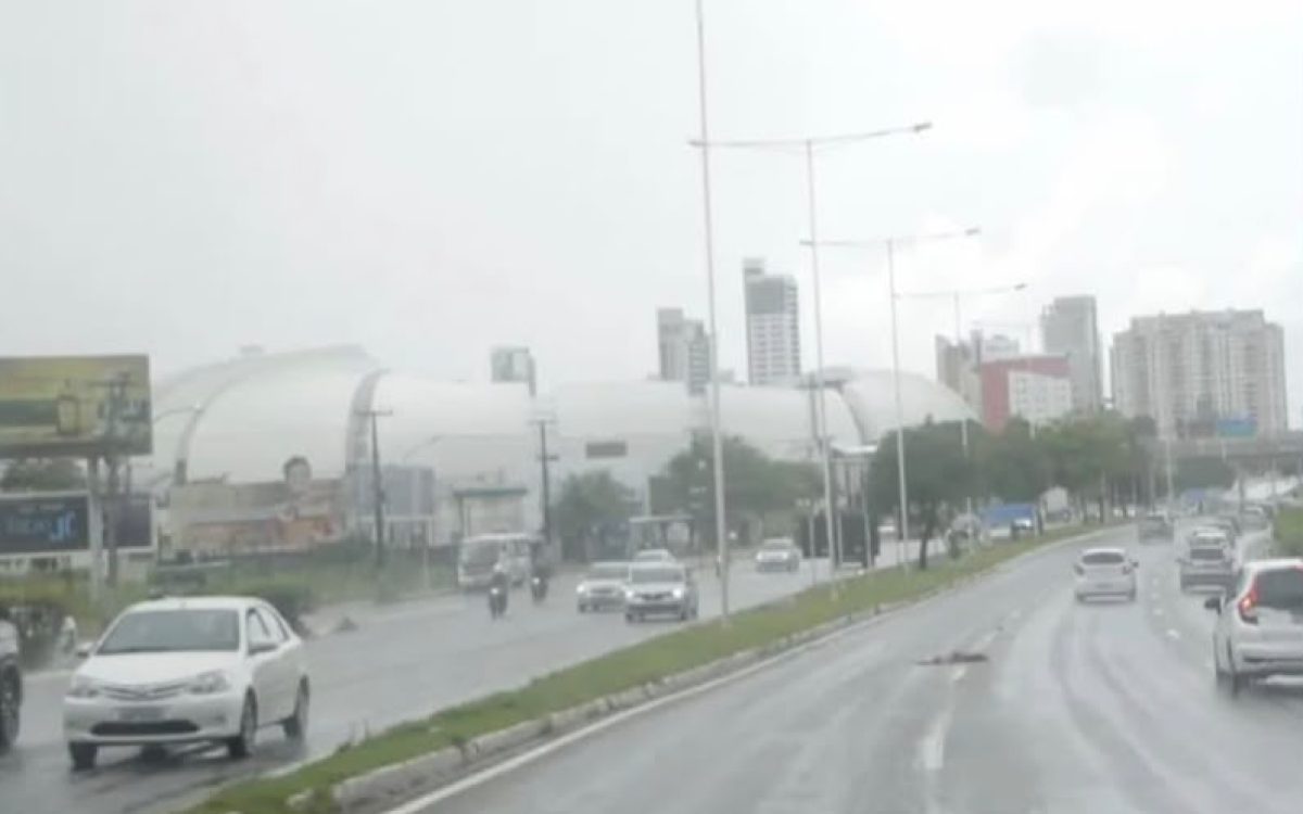 Natal registra mais de 100 mm de chuva em 12 horas; Bairros de Tirol e Pajuçara registraram maiores volumes