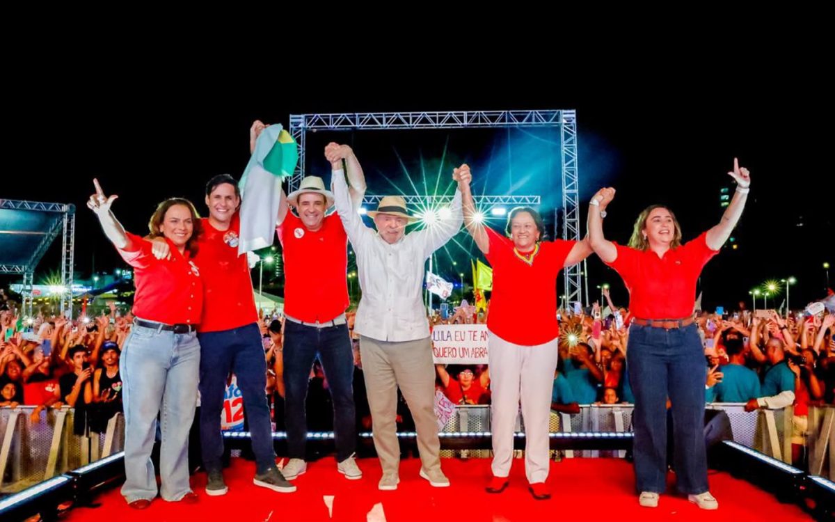 “Quem votar em mim, vote no companheiro Cadu para governador”, disse Lula para mais de 20 mil pessoas em Natal