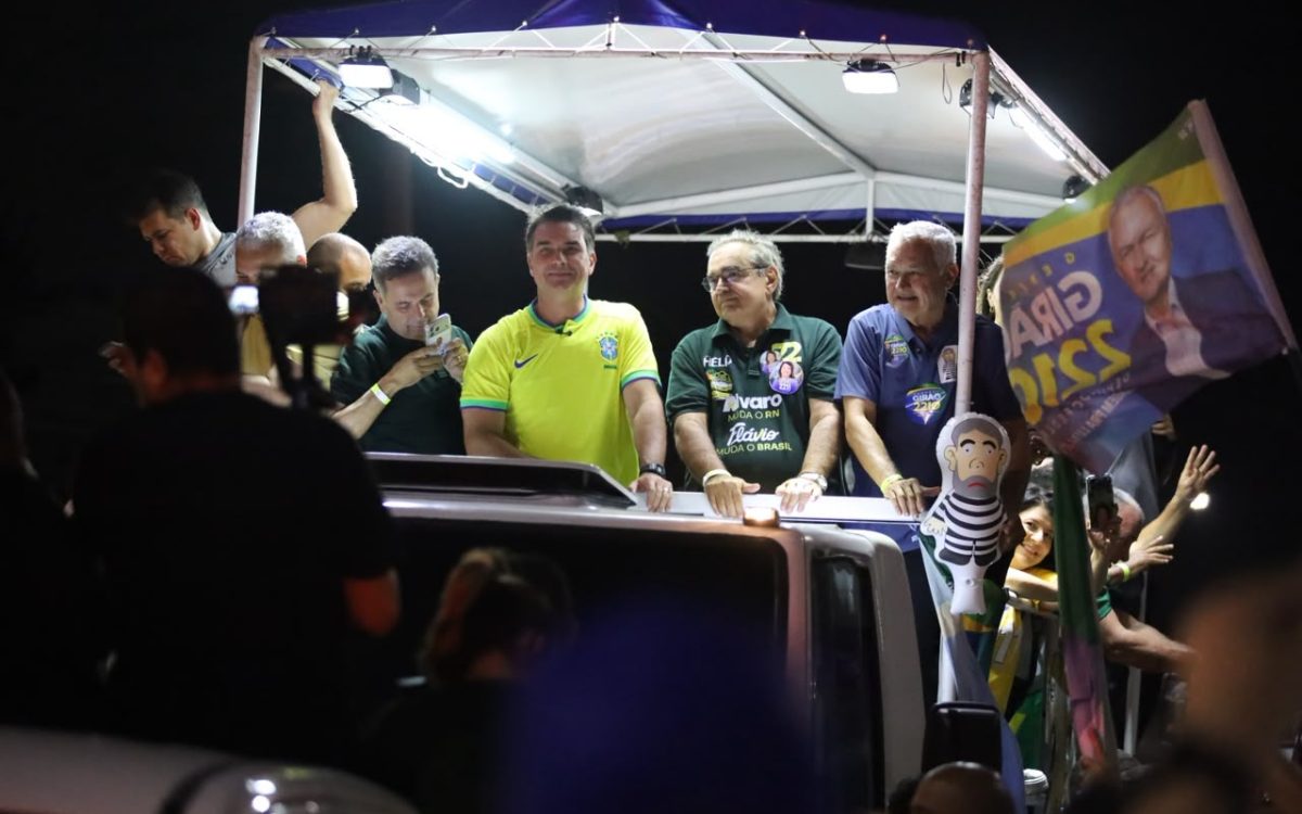 Flávio Bolsonaro e General Girão comandam maior motocarreata e maior comício da história do RN
